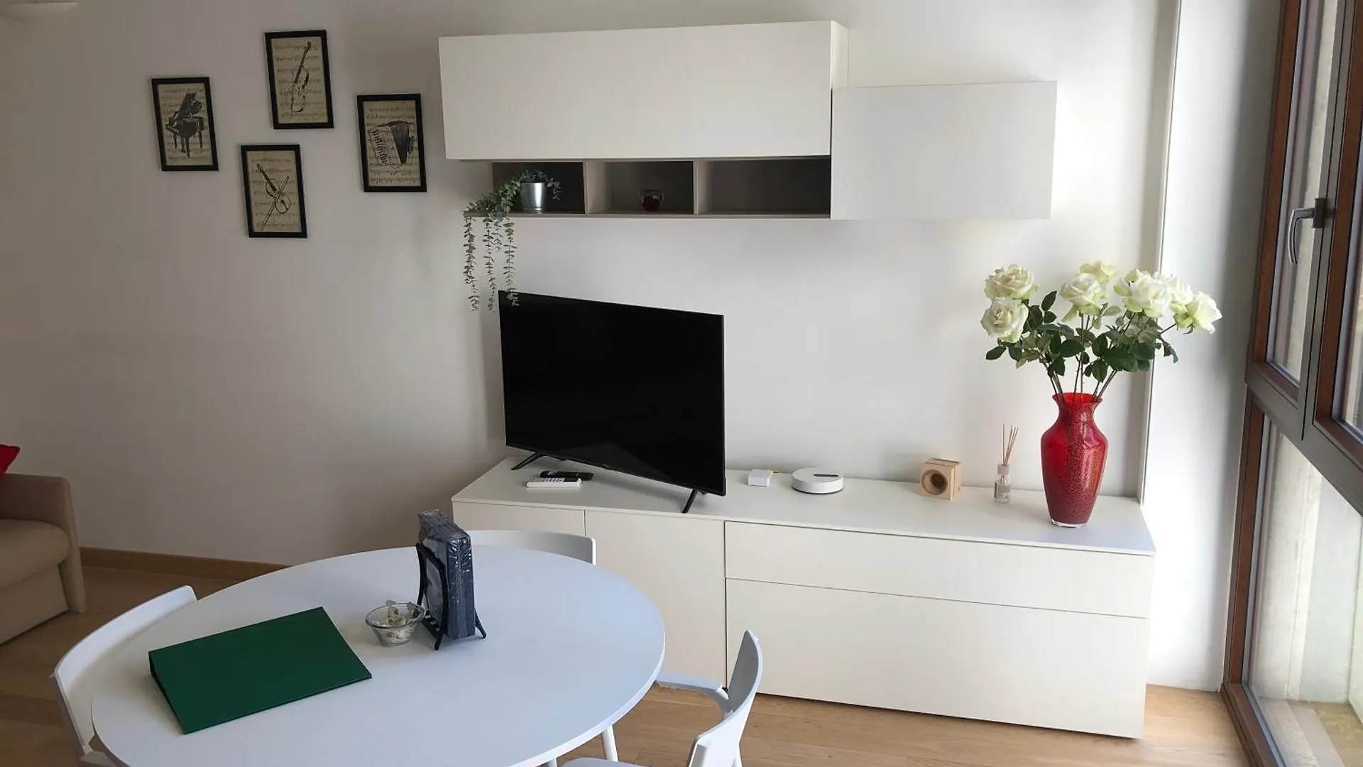 Music House - Carozzi Apartments Milan Italy